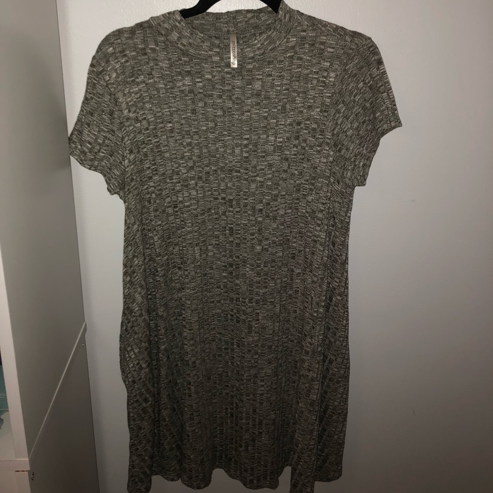 Red dress boutique/ mittoshop grey dress